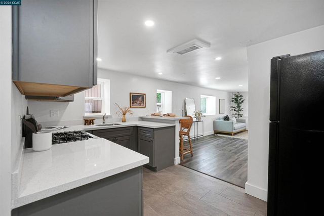 1300 Kains Ave, Berkeley, CA 94702