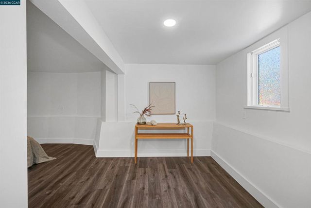 1300 Kains Ave, Berkeley, CA 94702