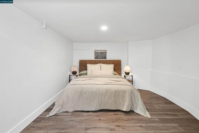 1300 Kains Ave, Berkeley, CA 94702