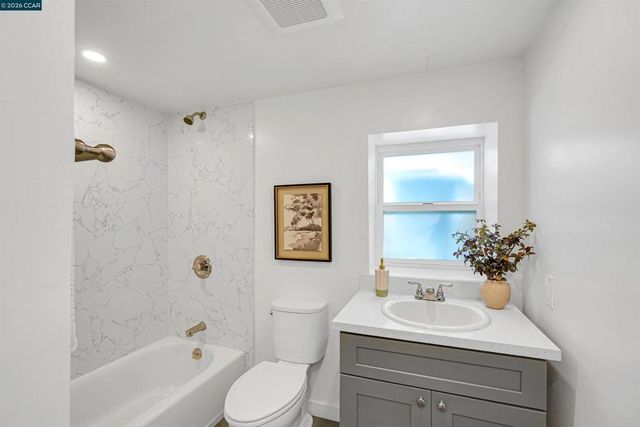 1300 Kains Ave, Berkeley, CA 94702