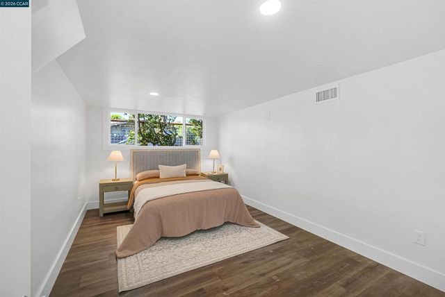 1300 Kains Ave, Berkeley, CA 94702