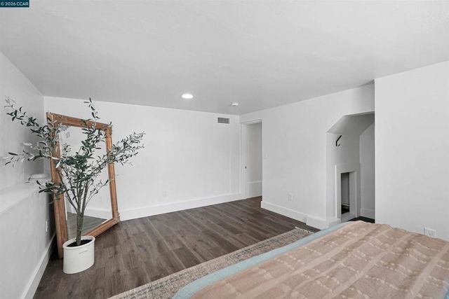 1300 Kains Ave, Berkeley, CA 94702
