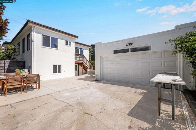 1300 Kains Ave, Berkeley, CA 94702