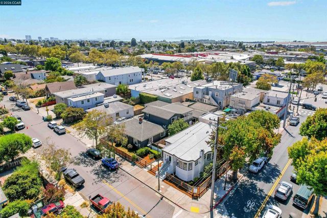 1300 Kains Ave, Berkeley, CA 94702