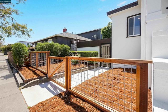 1300 Kains Ave, Berkeley, CA 94702