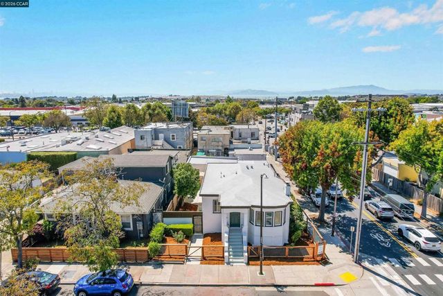 1300 Kains Ave, Berkeley, CA 94702