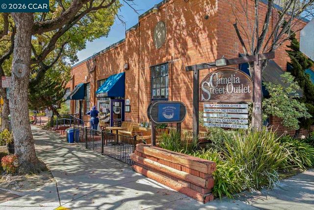 1300 Kains Ave, Berkeley, CA 94702