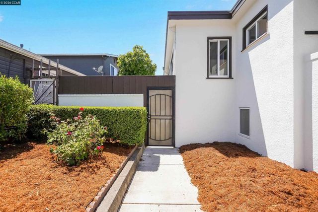 1300 Kains Ave, Berkeley, CA 94702