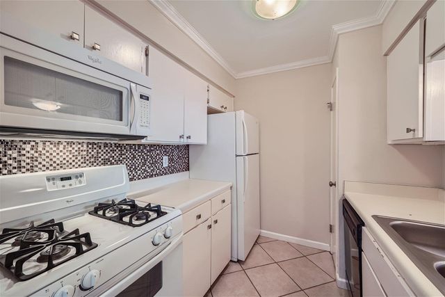 7920 Rockwood LN 203, Austin, TX 78757