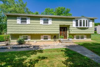 8 Delview Drive, Danbury, CT 06811