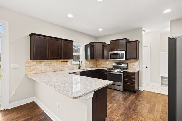 608 NE 45th Court, Ankeny, IA 50021