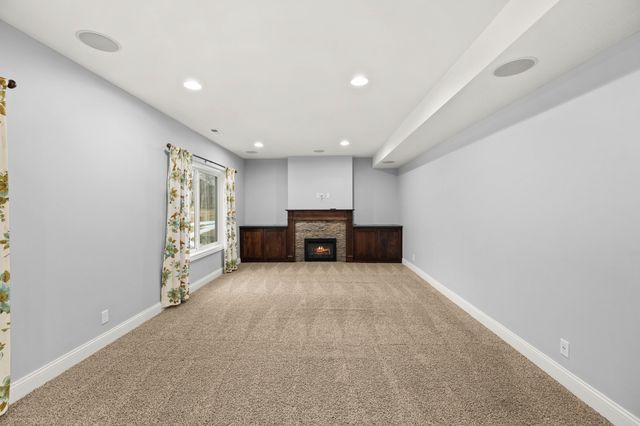 608 NE 45th Court, Ankeny, IA 50021