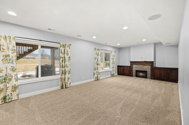 608 NE 45th Court, Ankeny, IA 50021