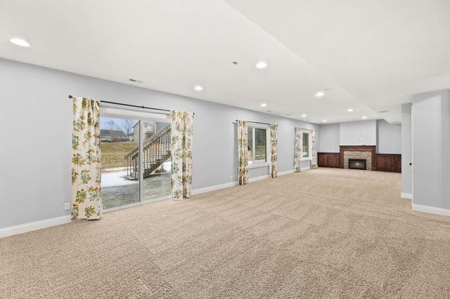 608 NE 45th Court, Ankeny, IA 50021