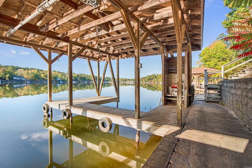 2 Sacedon Circle, Hot Springs Village, AR 71909