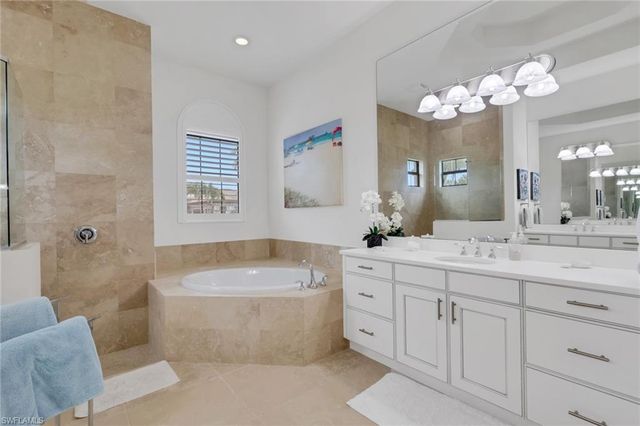 6685 Costa CIR, Naples, FL 34113