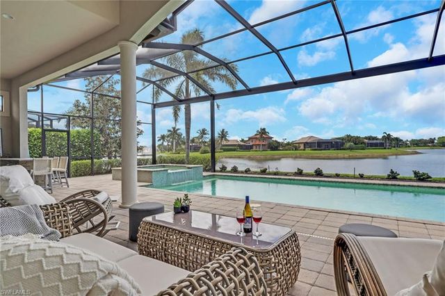 6685 Costa CIR, Naples, FL 34113