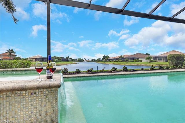 6685 Costa CIR, Naples, FL 34113