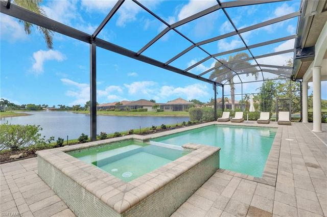 6685 Costa CIR, Naples, FL 34113