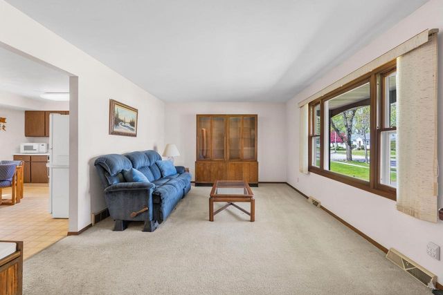 560 THOMAS STREET, Fond Du Lac, WI 54935