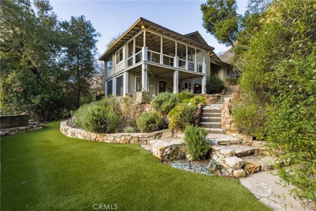 2305 Sugarloaf Drive, Agoura Hills, CA 91301