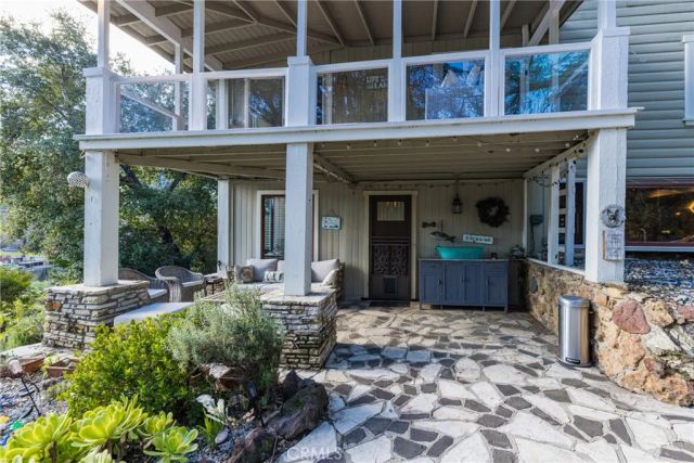 2305 Sugarloaf Drive, Agoura Hills, CA 91301