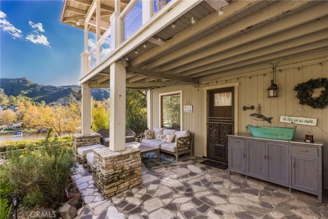 2305 Sugarloaf Drive, Agoura Hills, CA 91301