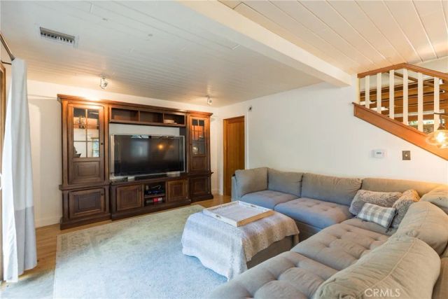 2305 Sugarloaf Drive, Agoura Hills, CA 91301