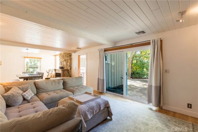 2305 Sugarloaf Drive, Agoura Hills, CA 91301