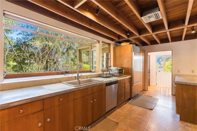 2305 Sugarloaf Drive, Agoura Hills, CA 91301