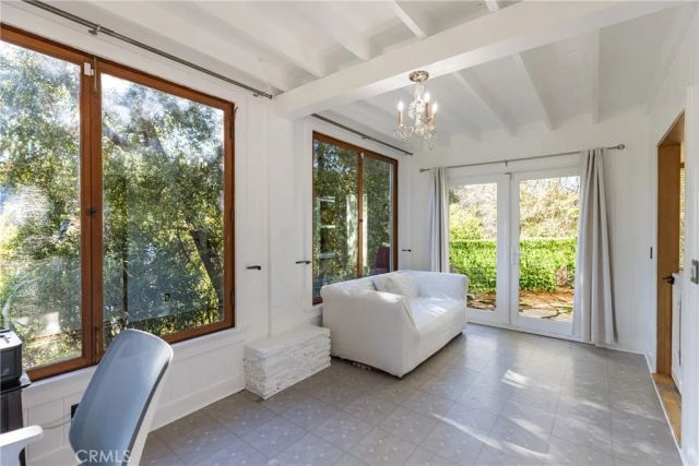 2305 Sugarloaf Drive, Agoura Hills, CA 91301