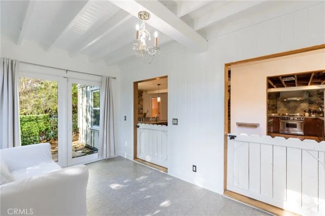 2305 Sugarloaf Drive, Agoura Hills, CA 91301