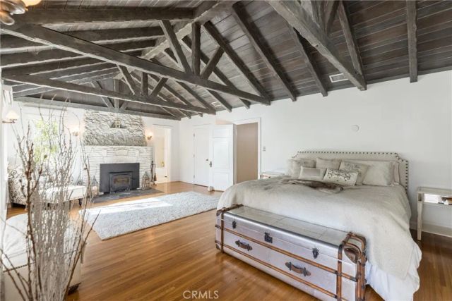 2305 Sugarloaf Drive, Agoura Hills, CA 91301