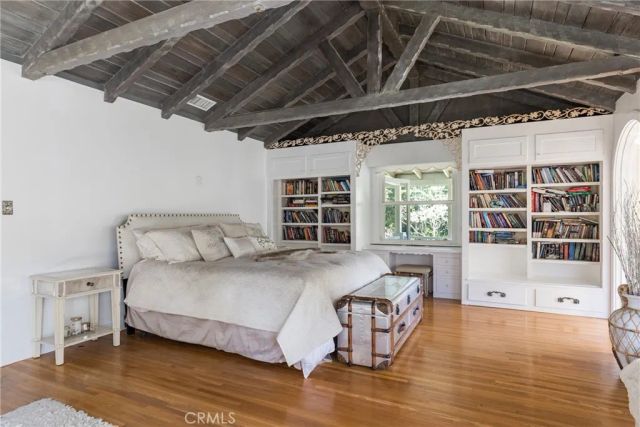 2305 Sugarloaf Drive, Agoura Hills, CA 91301