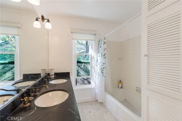 2305 Sugarloaf Drive, Agoura Hills, CA 91301