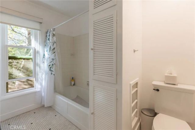 2305 Sugarloaf Drive, Agoura Hills, CA 91301