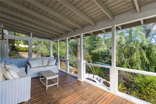 2305 Sugarloaf Drive, Agoura Hills, CA 91301