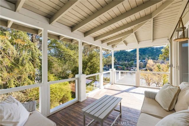 2305 Sugarloaf Drive, Agoura Hills, CA 91301