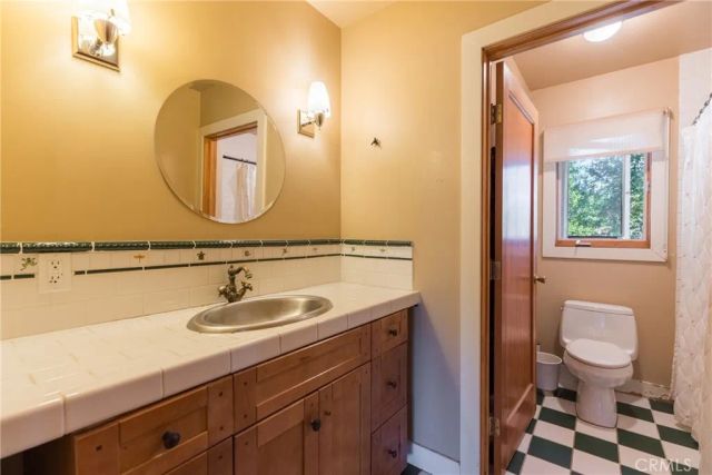 2305 Sugarloaf Drive, Agoura Hills, CA 91301