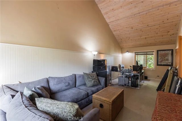 2305 Sugarloaf Drive, Agoura Hills, CA 91301