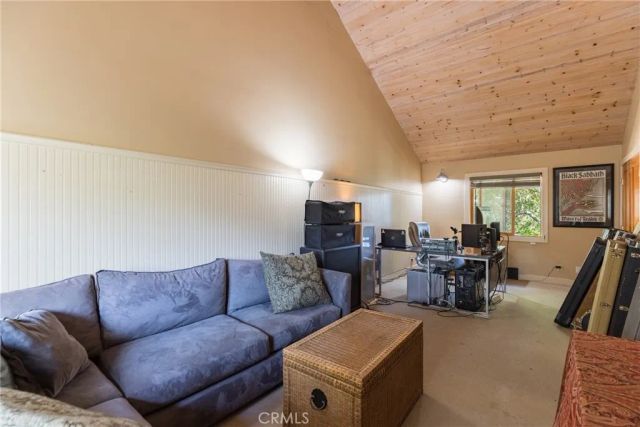 2305 Sugarloaf Drive, Agoura Hills, CA 91301