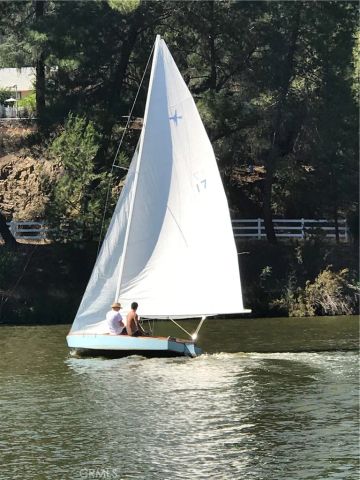 2305 Sugarloaf Drive, Agoura Hills, CA 91301