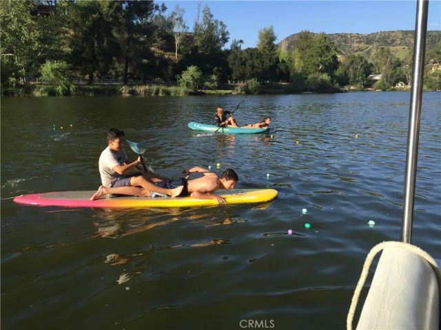 2305 Sugarloaf Drive, Agoura Hills, CA 91301