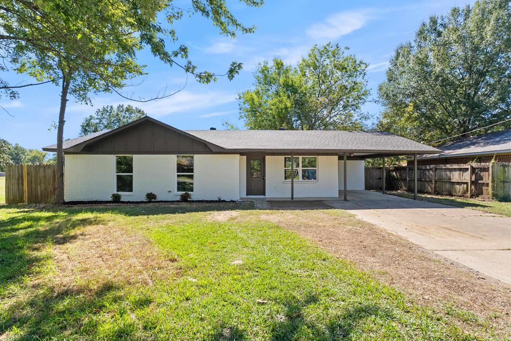 2505 Florence Mattison, Conway, AR 72032