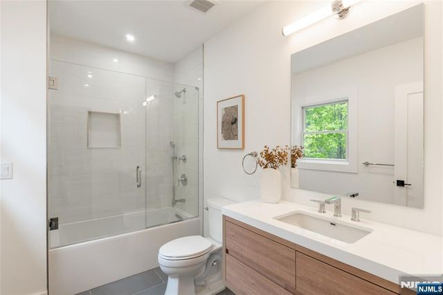 517 Park Street, Montclair, NJ 07043