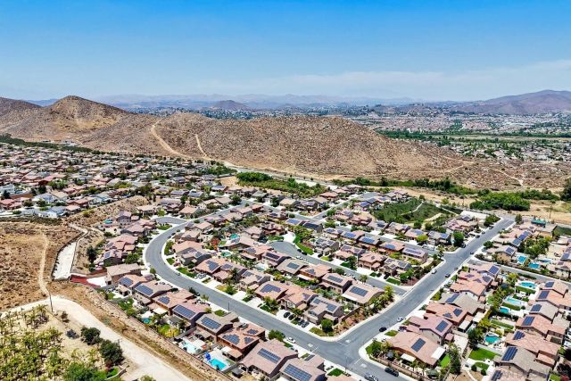 36580 Dauben Ct, Lake Elsinore, CA 92532