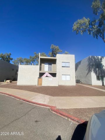 2808 E LE MARCHE Avenue, Phoenix, AZ 85032