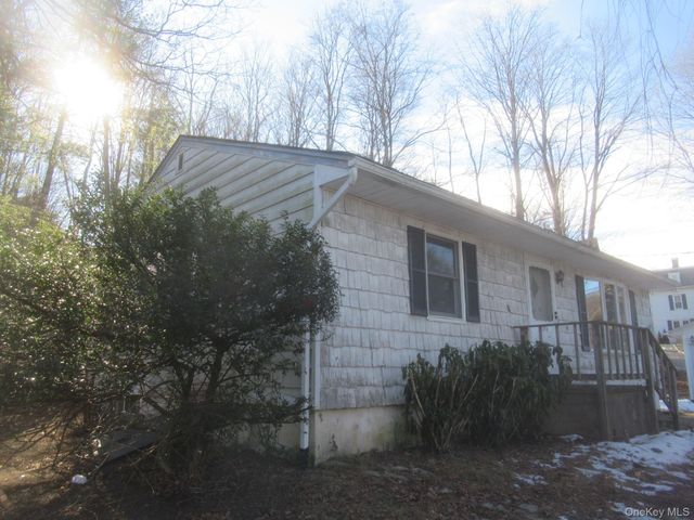 270 Buckshollow Road, Mahopac, NY 10541