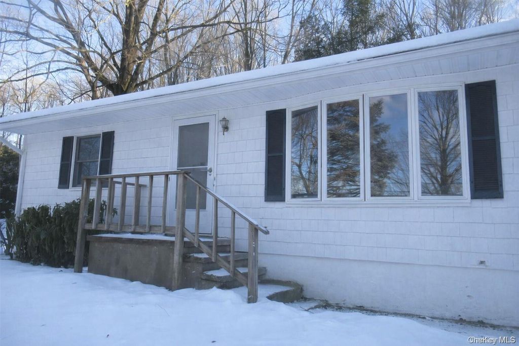 270 Buckshollow Road, Mahopac, NY 10541