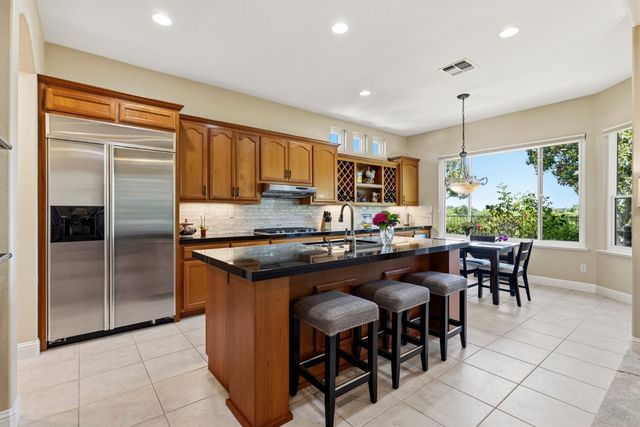 832 Royal Troon Pl, El Dorado Hills, CA 95762